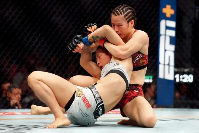 她，UFC最早签约的中国女拳手