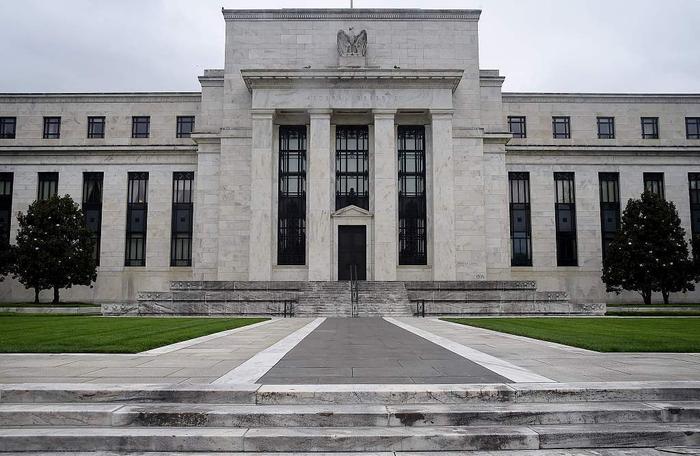 美联储宣布维持联邦基金利率目标区间不变