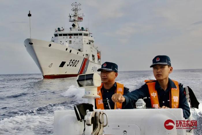 现场图来了！中国海警在黄岩岛附近海域“巡医问诊”